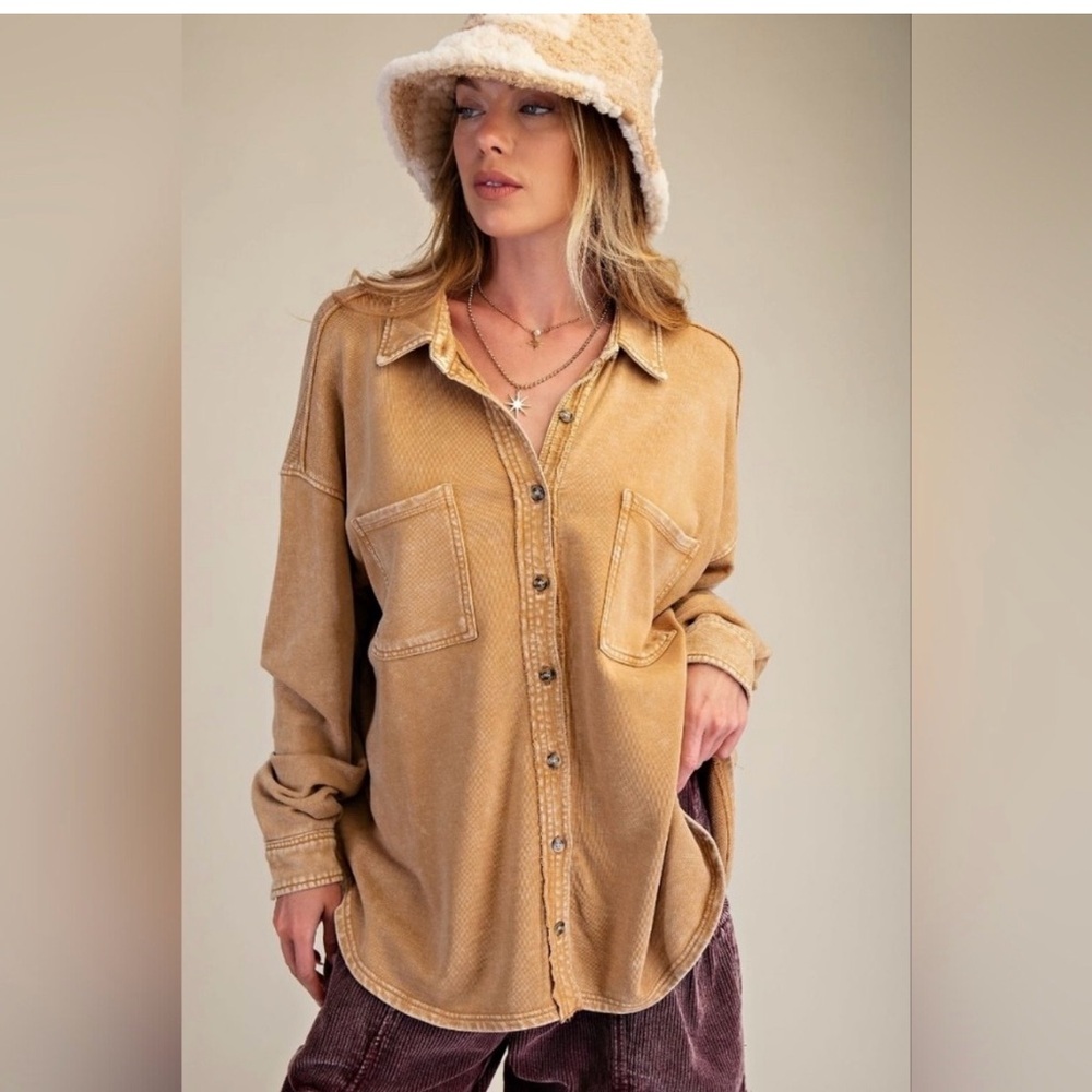 Easel Tan Button-Down Shaket with Wild & Free on back